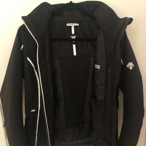 2018 Descente ski jacket - Picture 2 of 4